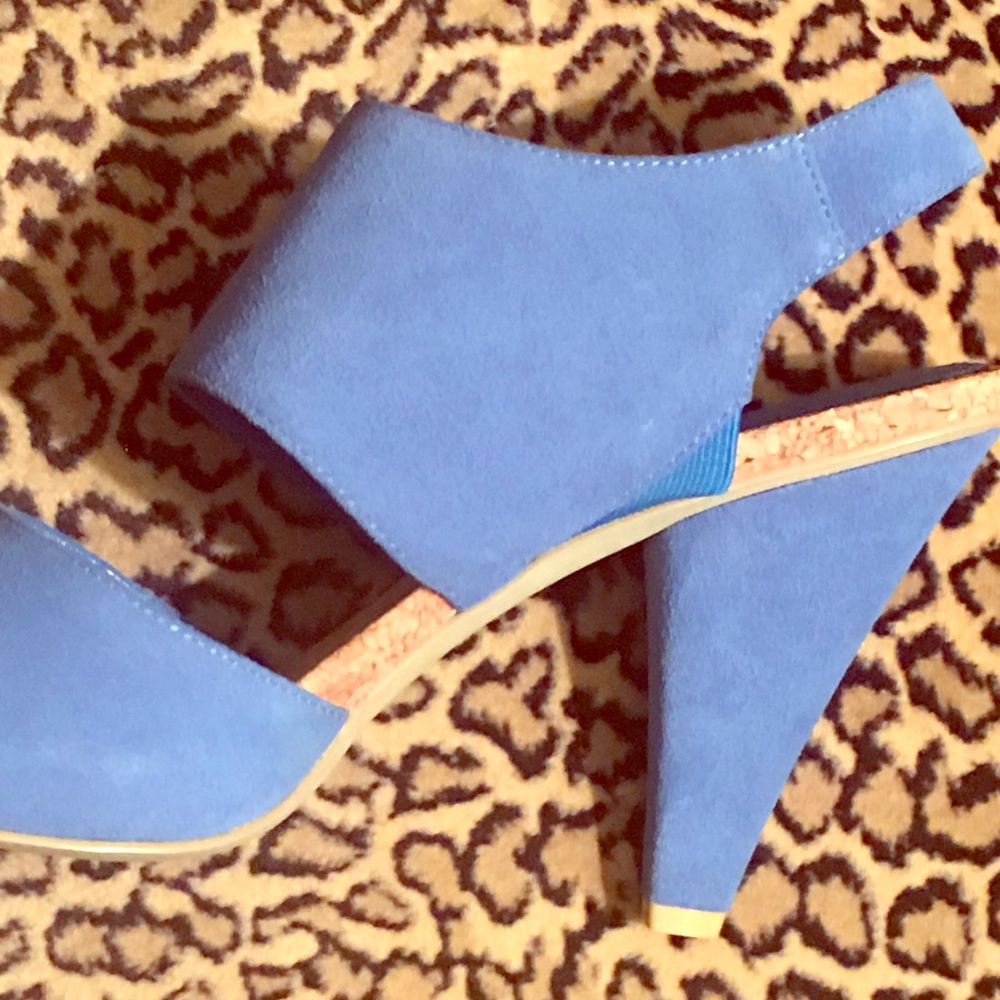 NWOT blue suede sandals